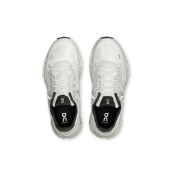 On CLOUDTILT Baskets basses pearl ice