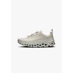 On CLOUDAWAY 2 Baskets basses glacier glacier