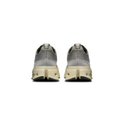 On CLOUDSURFER MAX Chaussures de running sur route asphalt ice