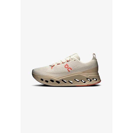 On CLOUDSURFER MAX Chaussures de running sur route ivory salmon