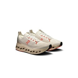 On CLOUDSURFER MAX Chaussures de running sur route ivory salmon
