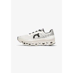 On CLOUDMONSTER Chaussures de running sur route all white